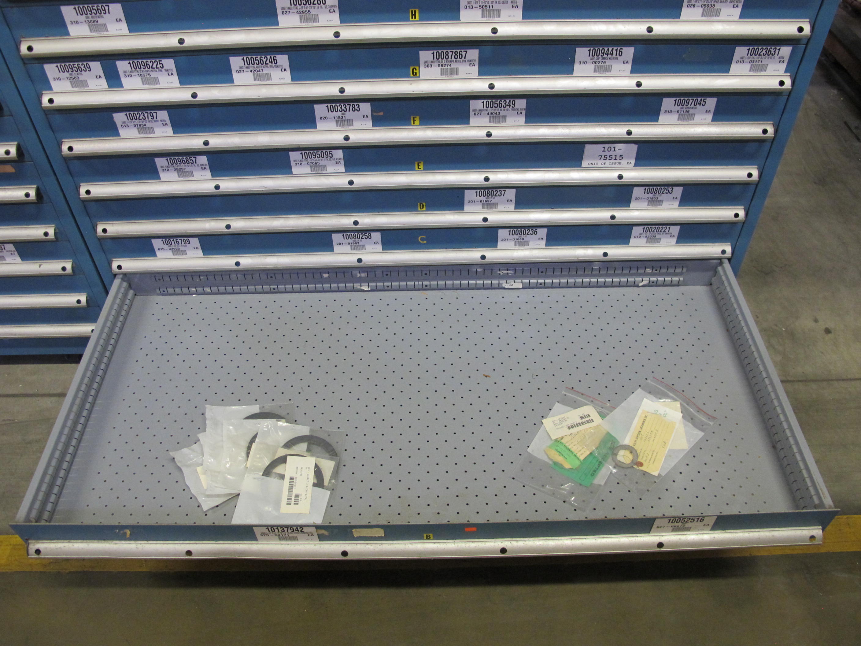 LISTA HEAVY DUTY 9-DRAWER PARTS CABINET W/ CONTENTS (W-50) LOADING & HANDLING FEE $25-